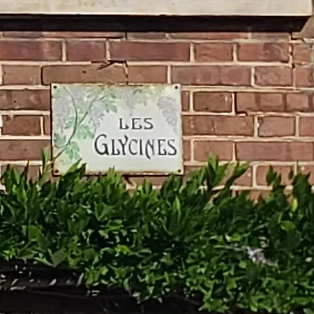 D'hotes Les Glycines Et Petit Dejeuner Bed & Breakfast *