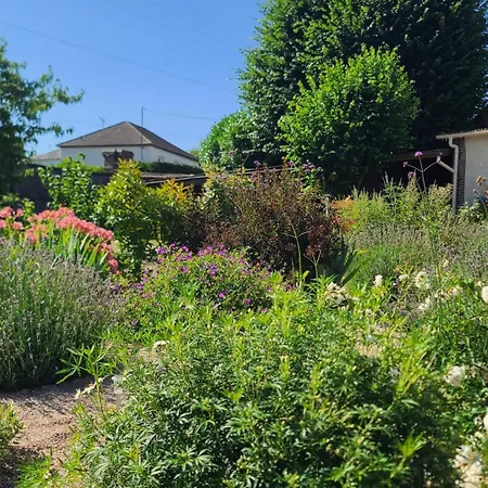 D'hôtes Les Glycines Et Petit Déjeuner 3*